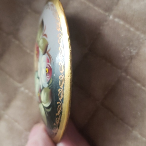 Vintage Russian Hand Painted Lacquerware Roses Brooch Pin - Picture 5 of 6